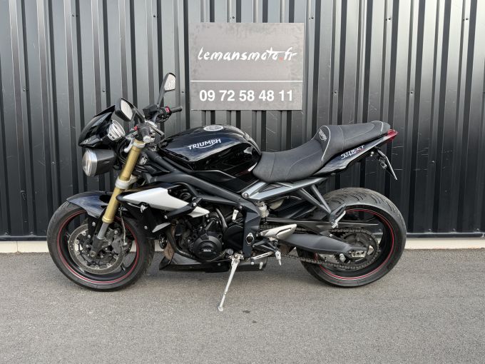 TRIUMPH STREET TRIPLE 675 4