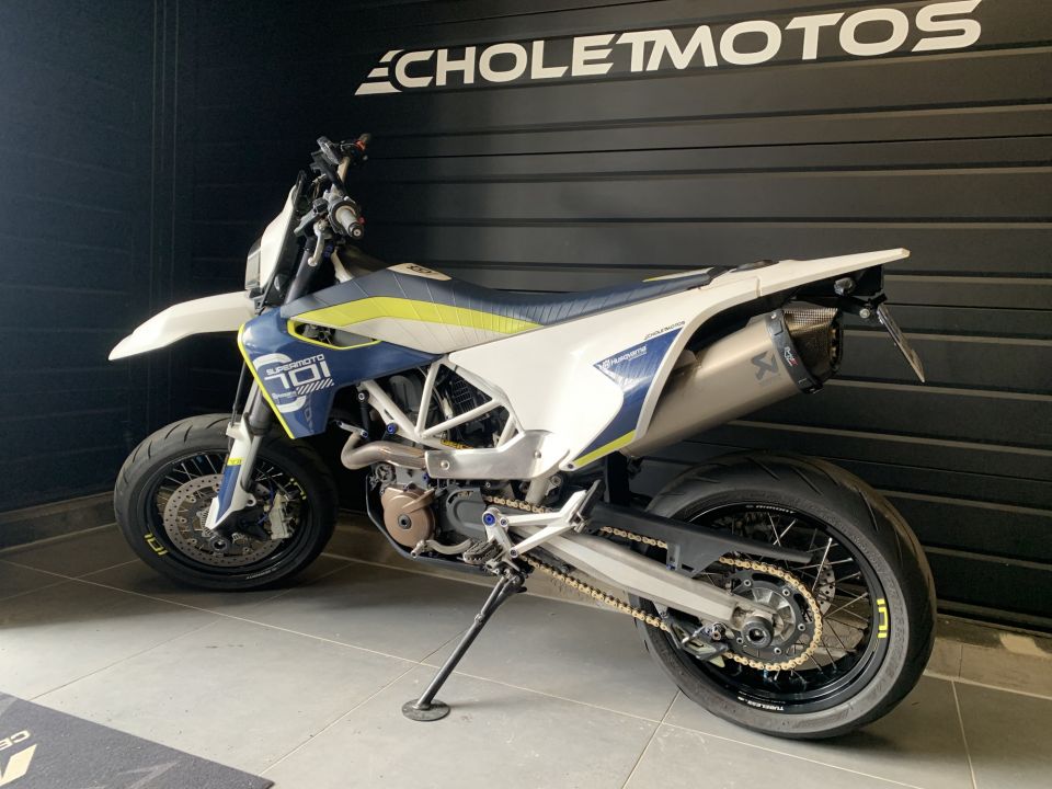 HUSQVARNA 701 SUPERMOTO 4