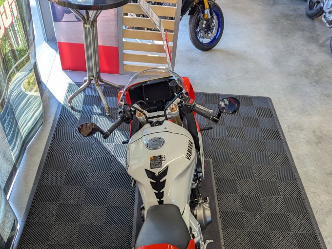 YAMAHA XSR 900 GP 4