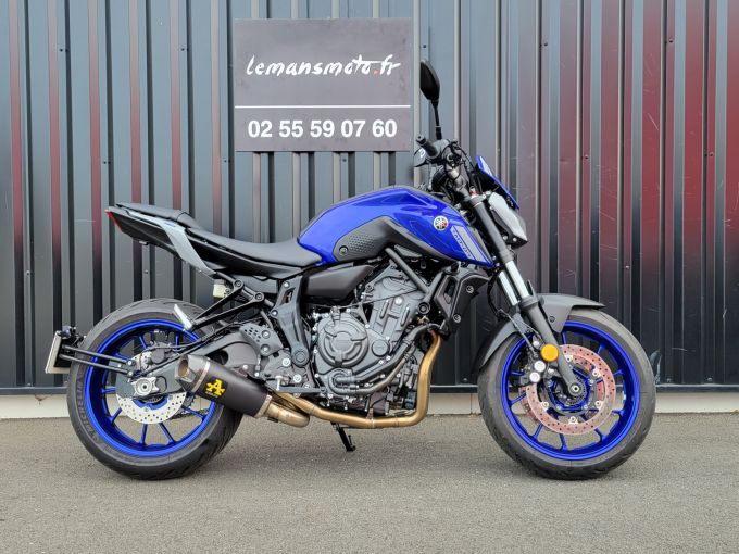 YAMAHA MT-07 4