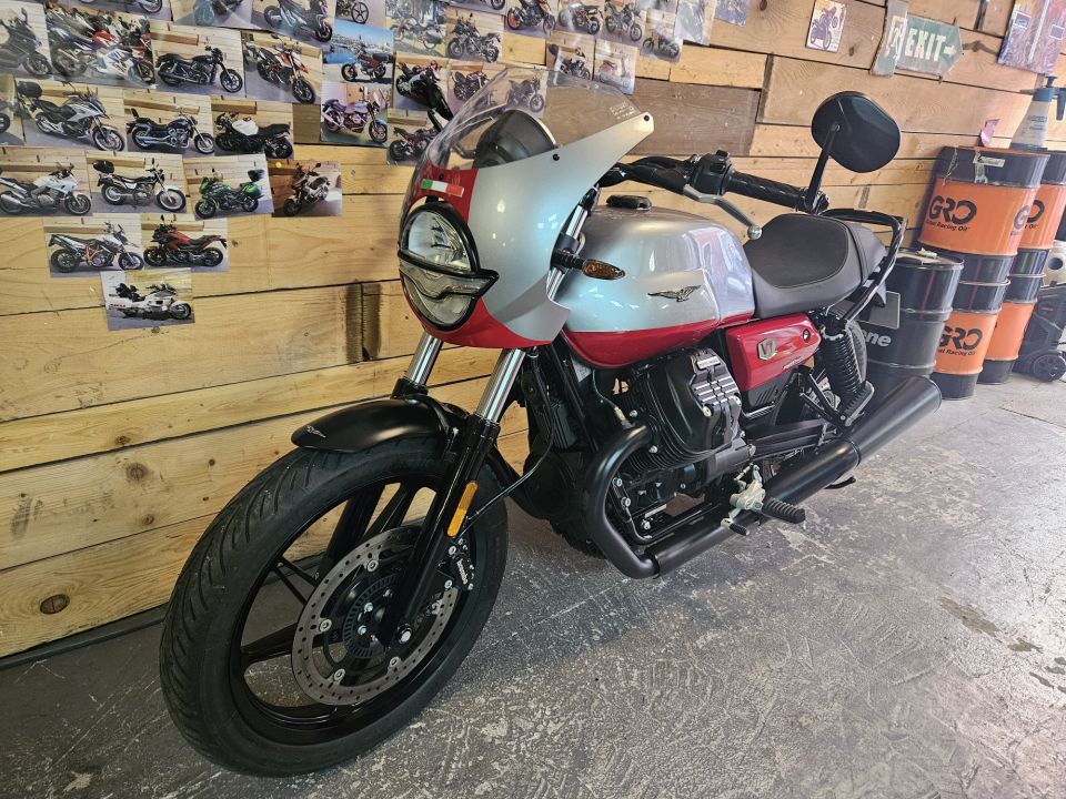 MOTO GUZZI V7 III STONE 750 4