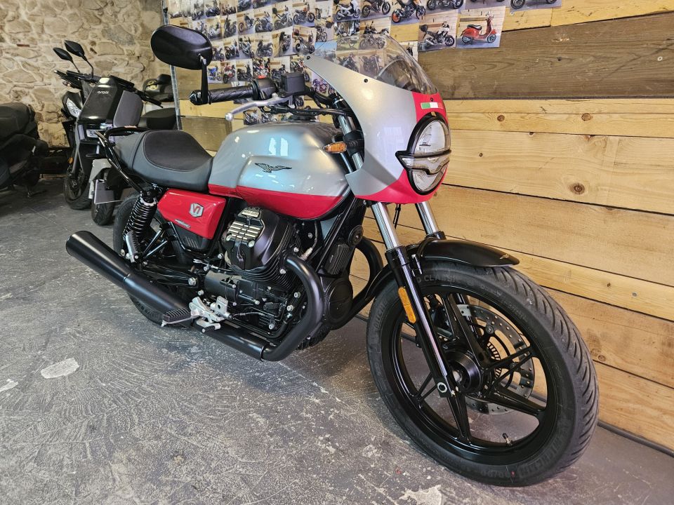 MOTO GUZZI V7 III STONE 750 4