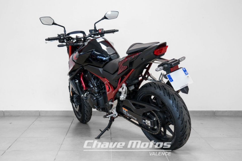 HONDA CB750 HORNET 4