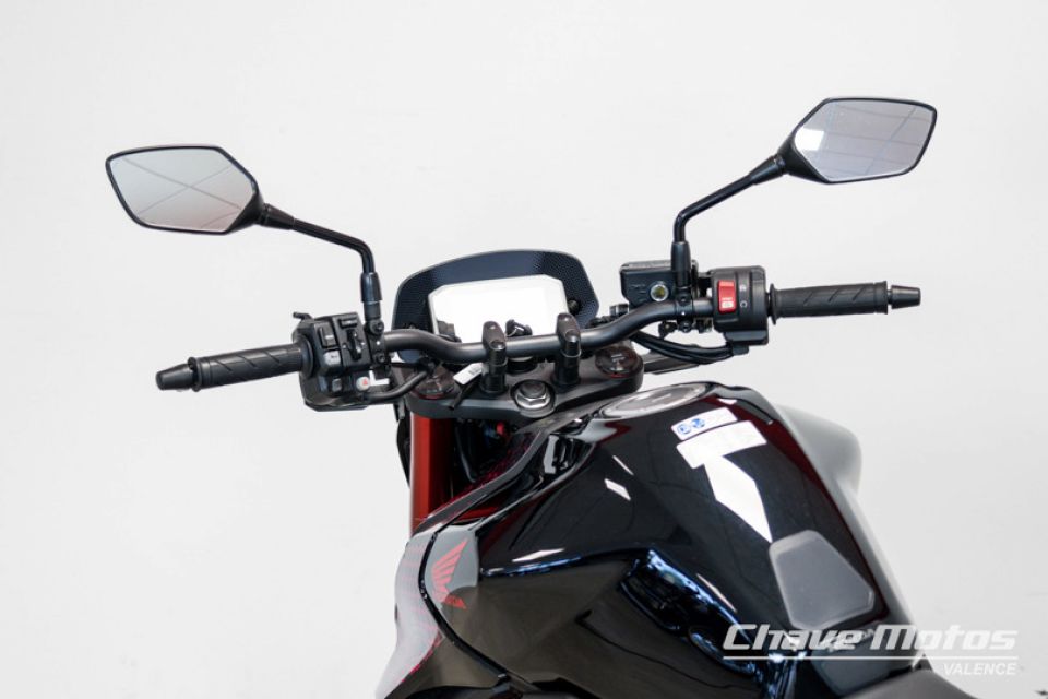 HONDA CB750 HORNET 4