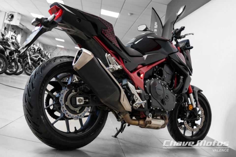 HONDA CB750 HORNET 4