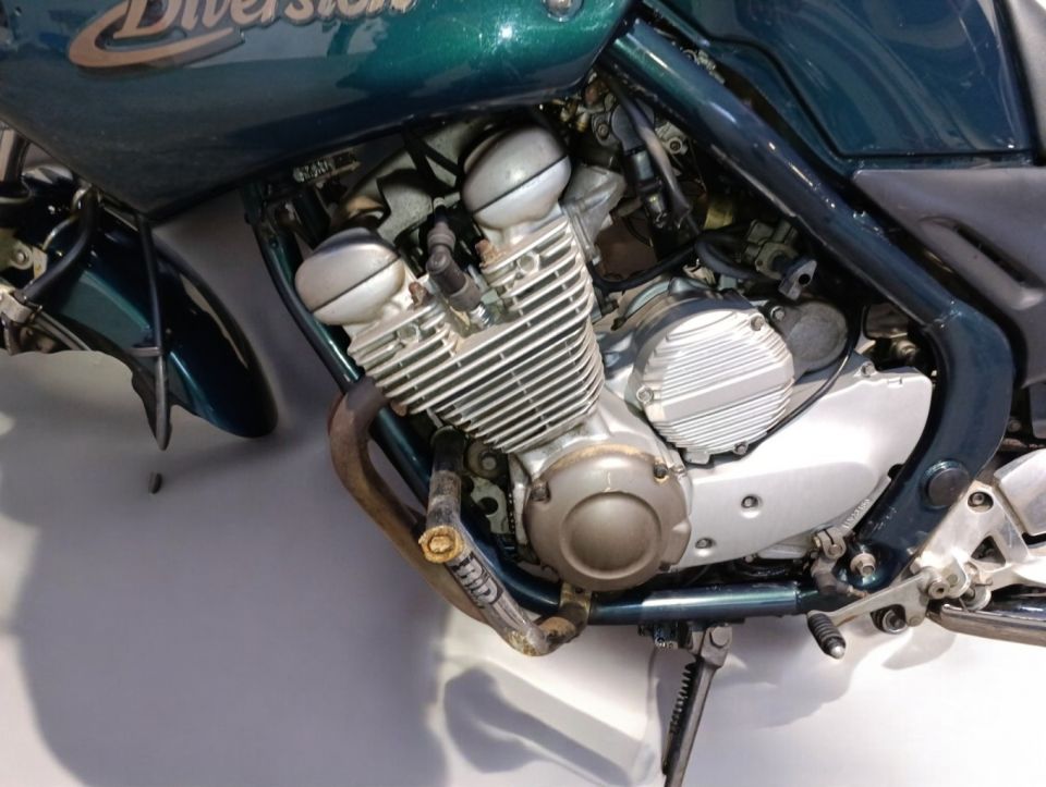 YAMAHA XJ 600 DIVERSION 4