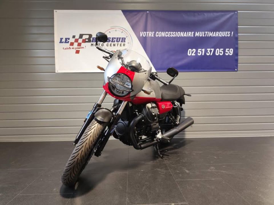 MOTO GUZZI V7 STONE 4