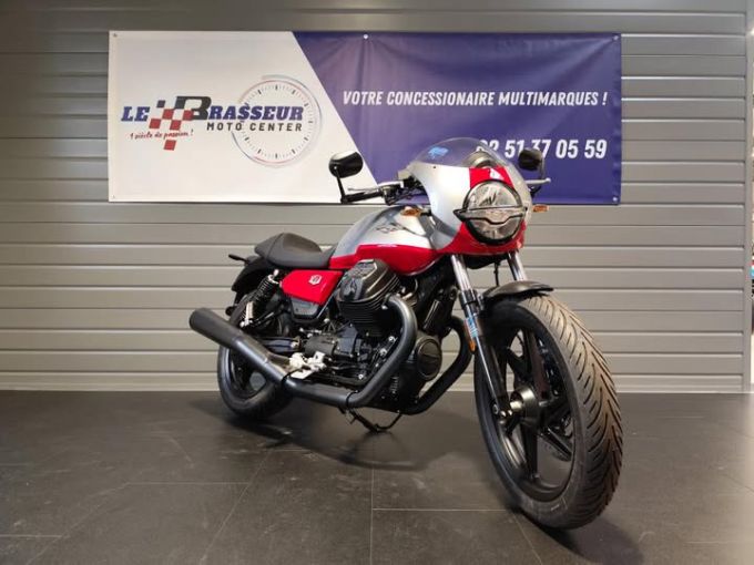 MOTO GUZZI V7 STONE 4