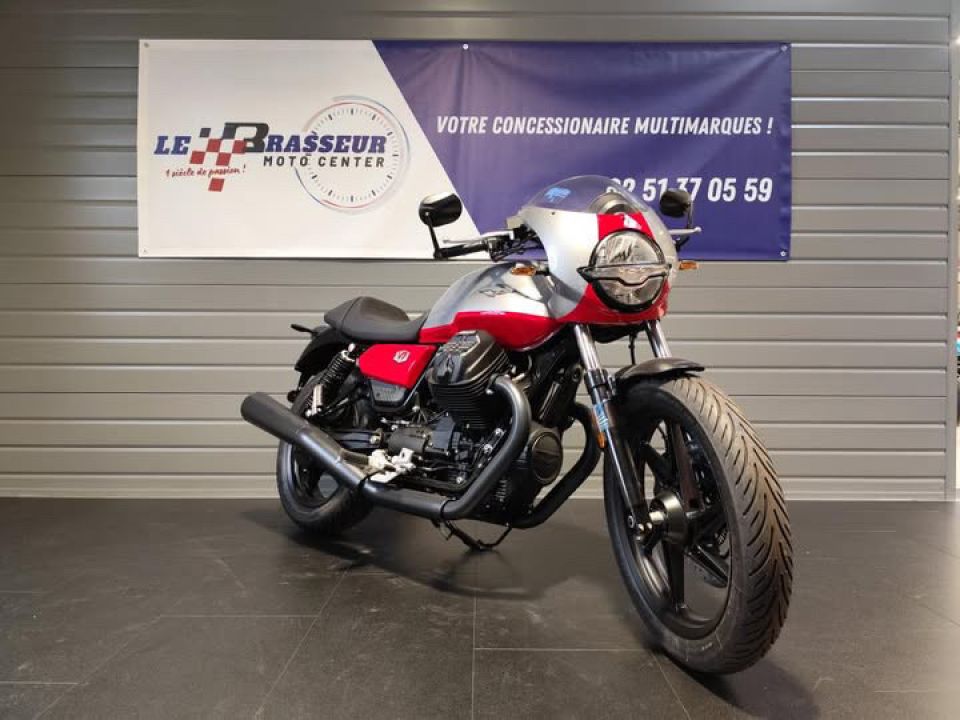 MOTO GUZZI V7 STONE 4