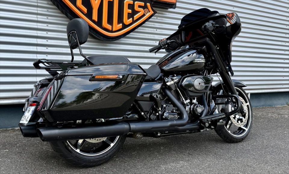 HARLEY-DAVIDSON TOURING STREET GLIDE 1923 4