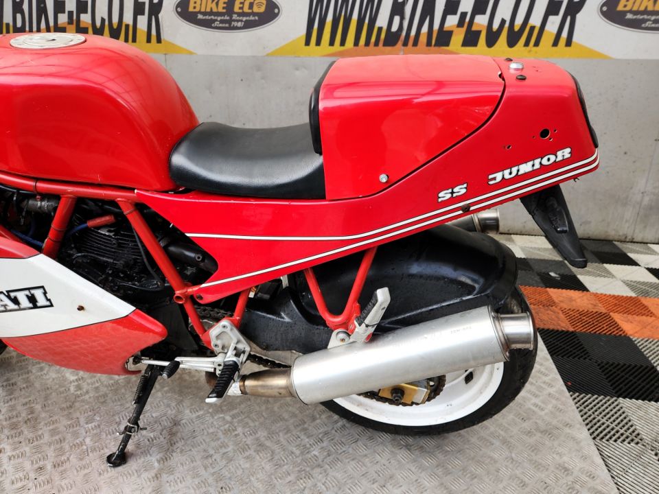 DUCATI 900 SS 4