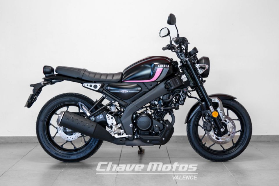 YAMAHA XSR 125 4