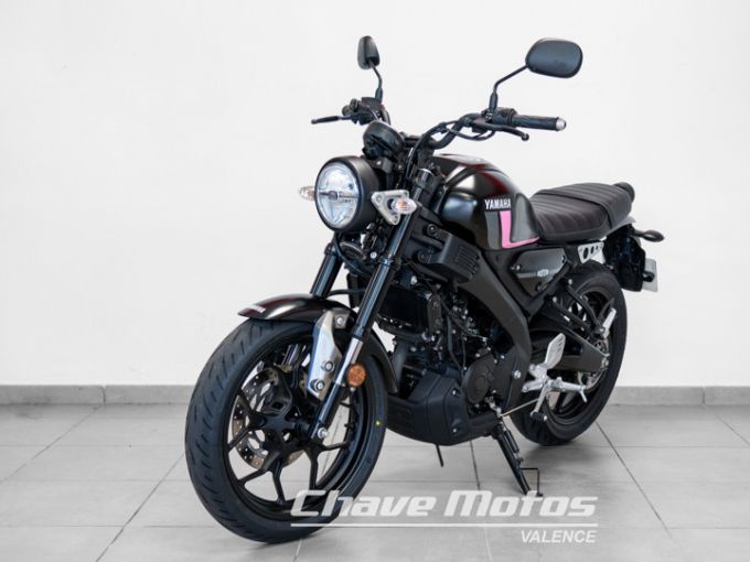 YAMAHA XSR 125 4