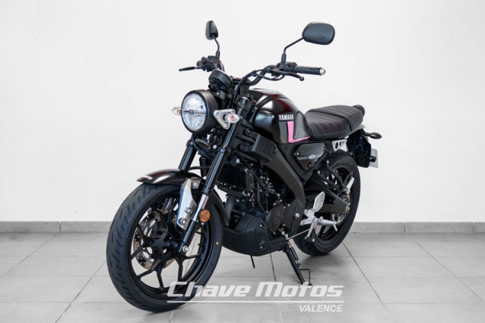 YAMAHA XSR 125 4