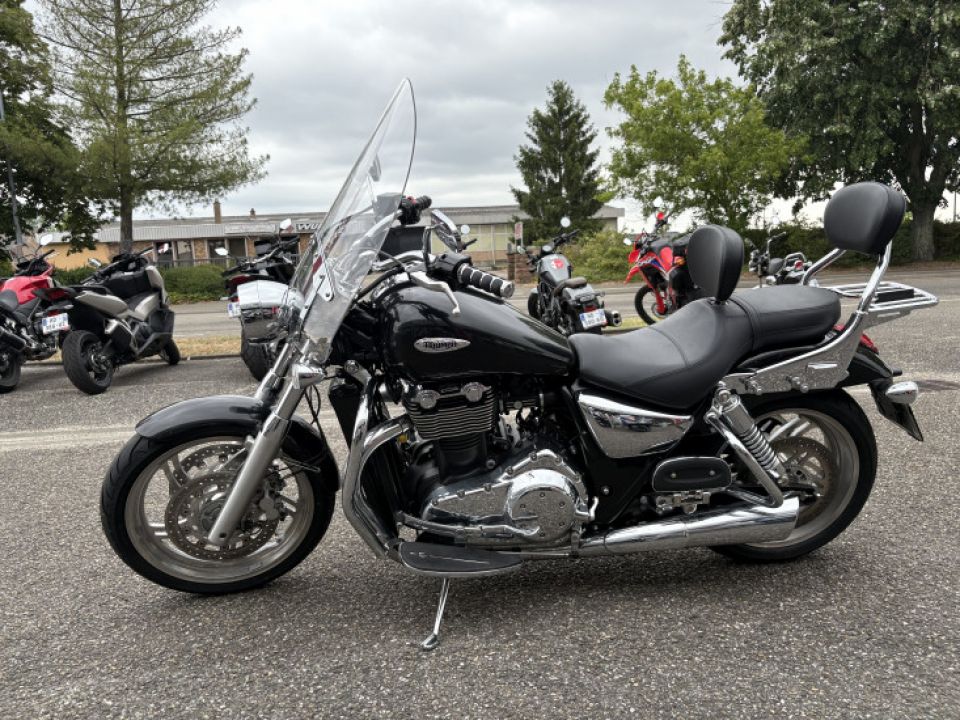 TRIUMPH THUNDERBIRD 1600 4