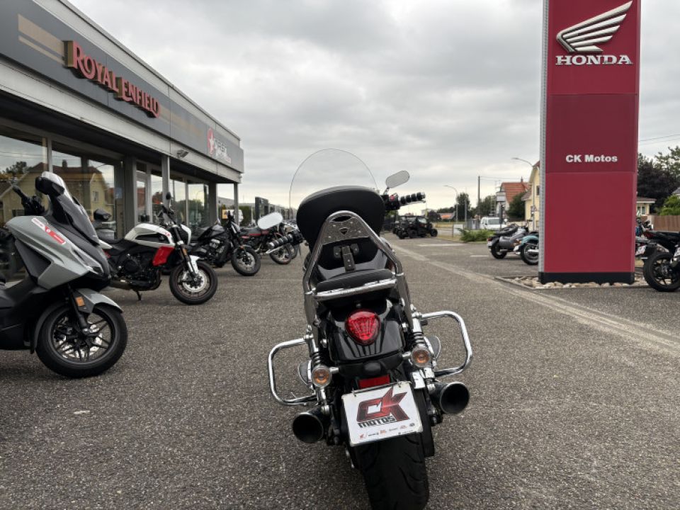 TRIUMPH THUNDERBIRD 1600 4