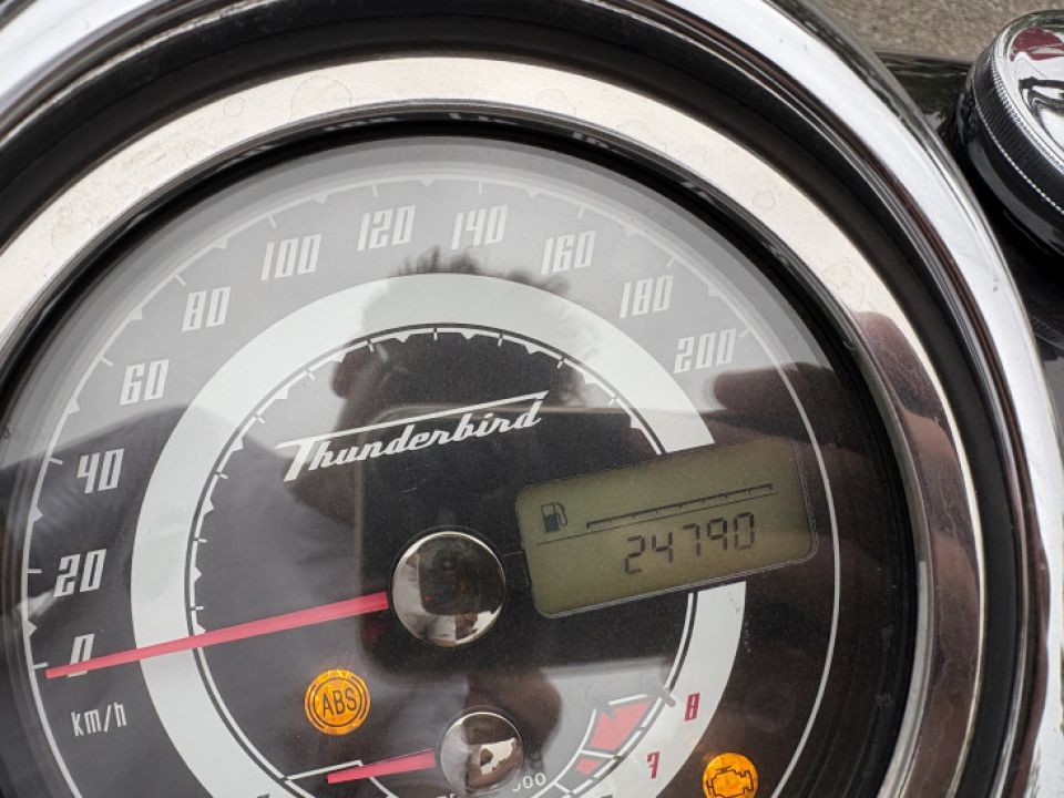 TRIUMPH THUNDERBIRD 1600 4