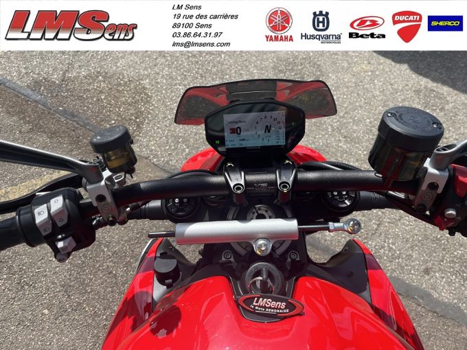 DUCATI STREETFIGHTER V2 4