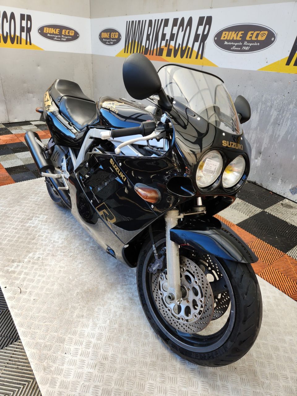 SUZUKI GSX-R 750 4