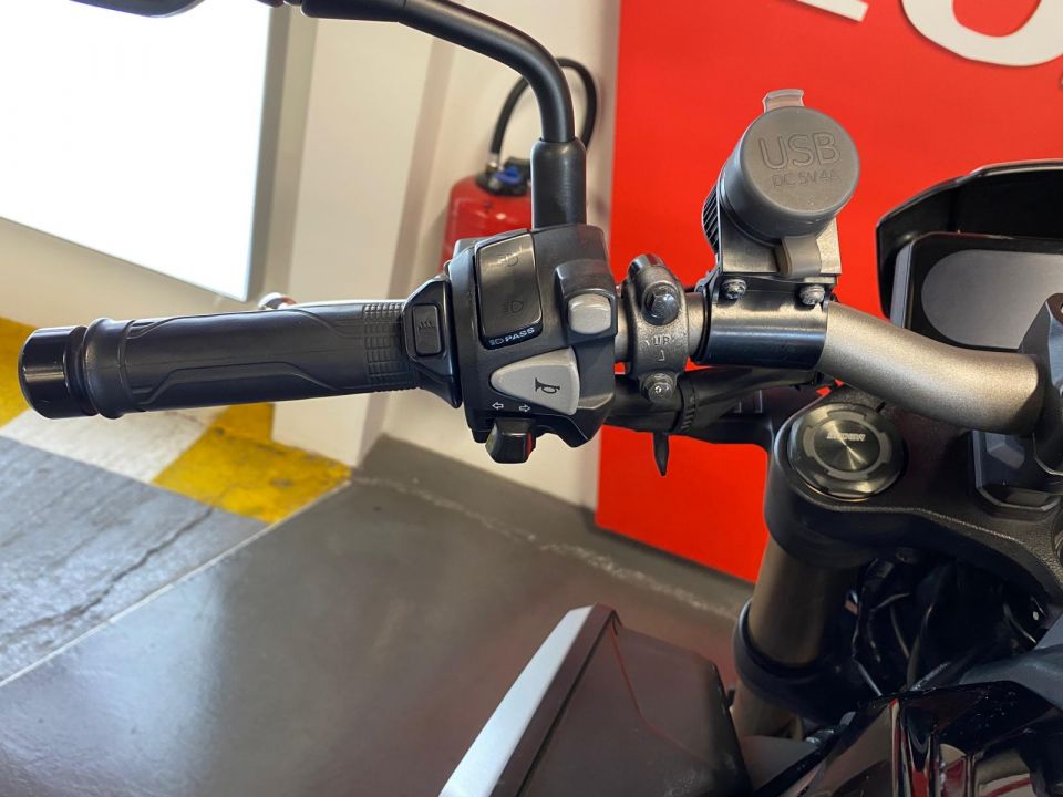 HONDA CB650R Neo Sports Café 4