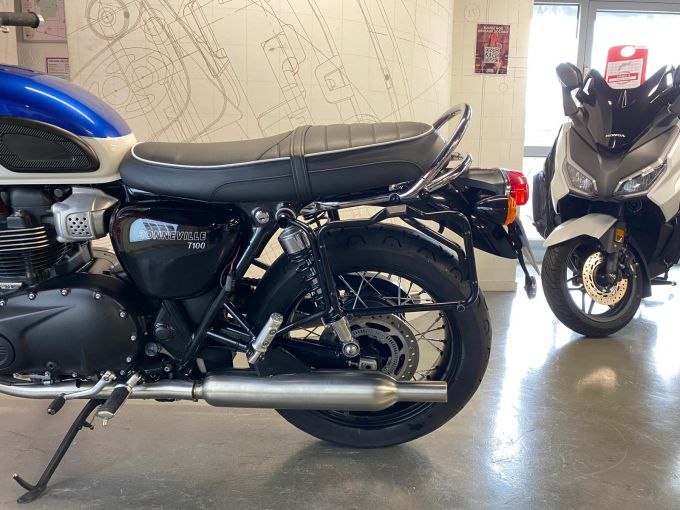 TRIUMPH BONNEVILLE T100 900 4