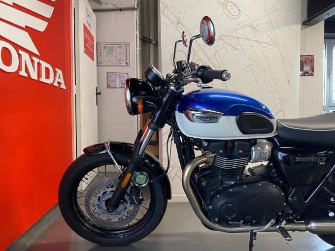 TRIUMPH BONNEVILLE T100 900 4