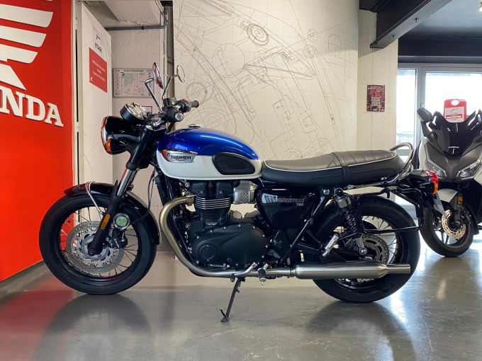 TRIUMPH BONNEVILLE T100 900 4