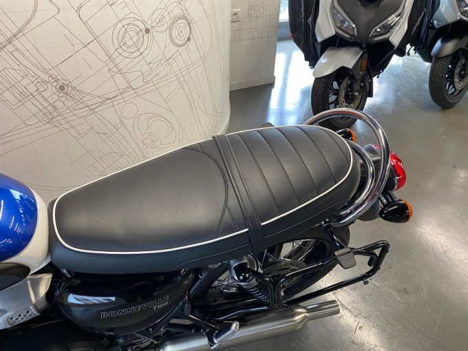 TRIUMPH BONNEVILLE T100 900 4