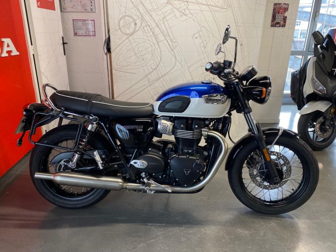 TRIUMPH BONNEVILLE T100 900 4
