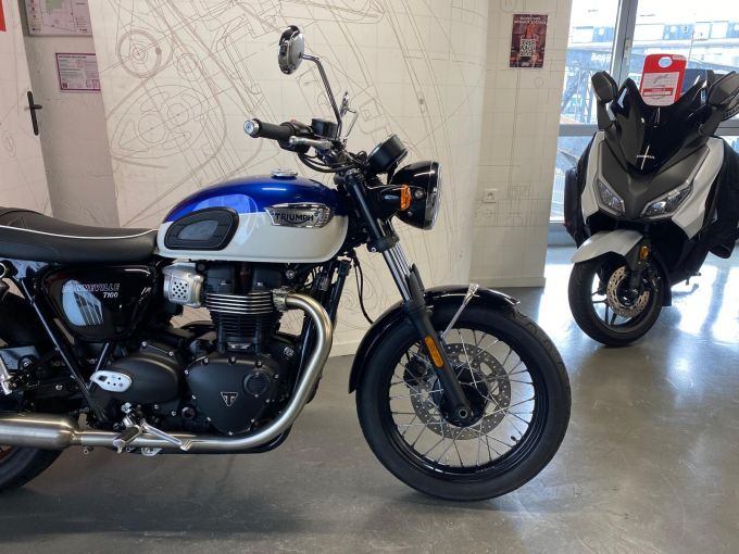 TRIUMPH BONNEVILLE T100 900 4
