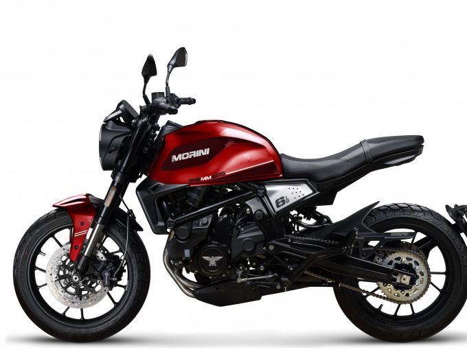 MOTO MORINI SEIEMMEZZO STR 650 4