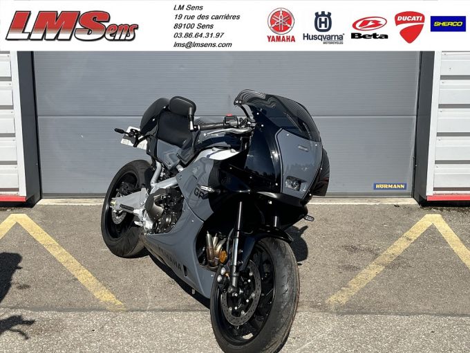 YAMAHA XSR 900 GP 4
