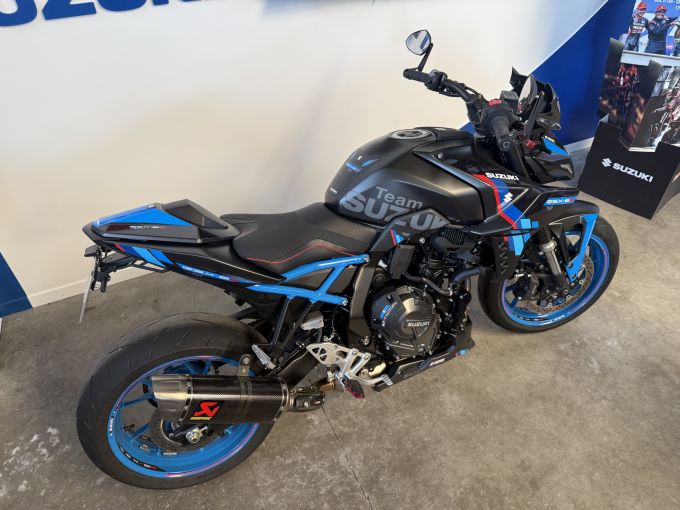 SUZUKI GSX-8S 4