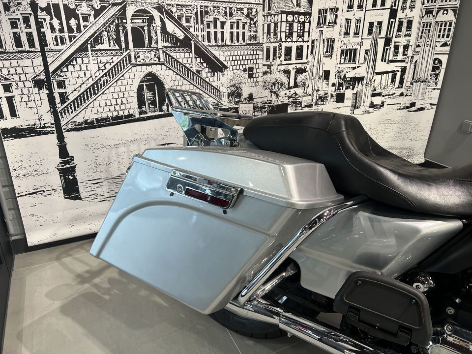 HARLEY-DAVIDSON TOURING ROAD KING 1690 CLASSIC 4