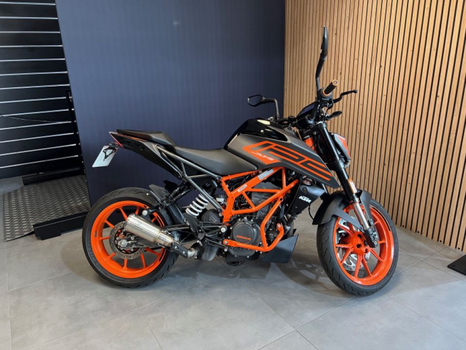 KTM 125 DUKE ABS 4