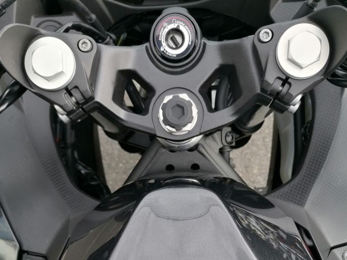 KAWASAKI NINJA 400 4