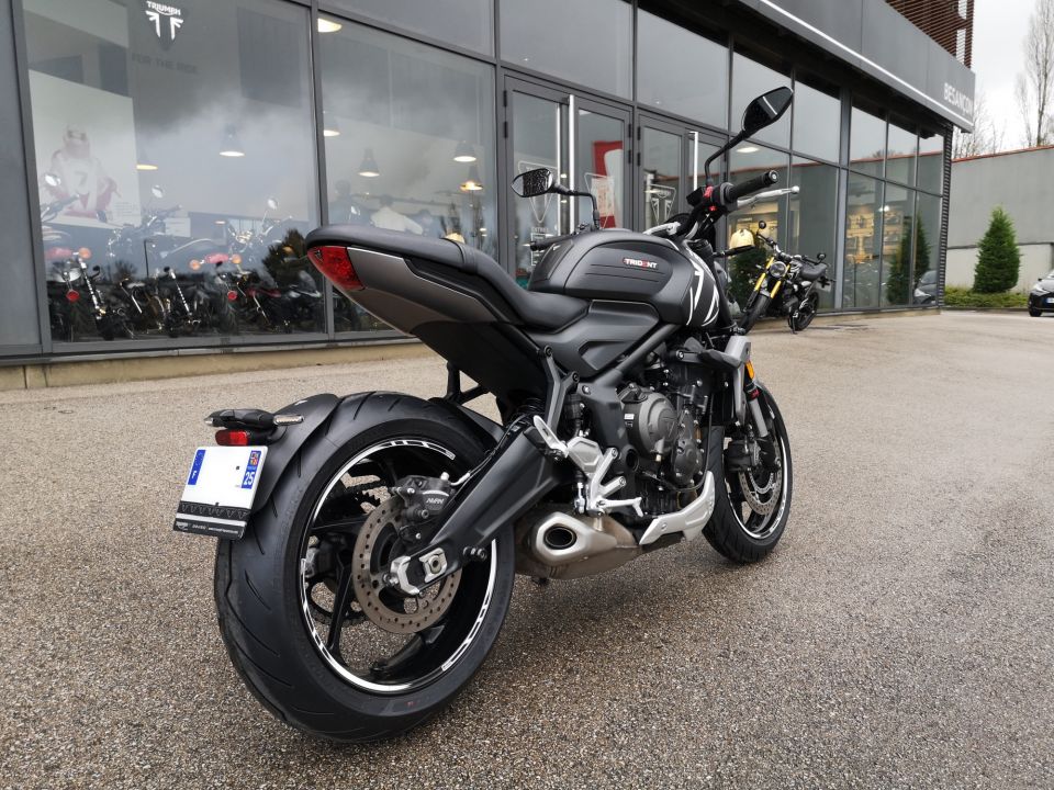 TRIUMPH TRIDENT 660 4