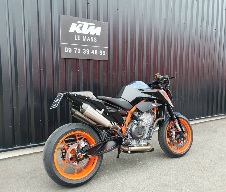KTM 890 DUKE R 4