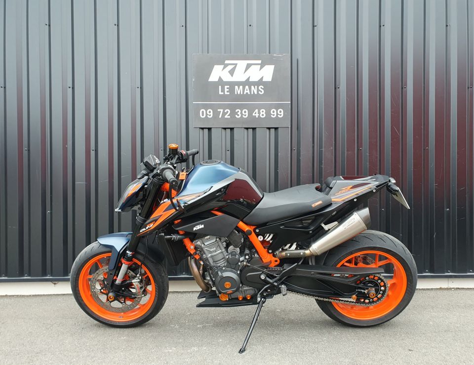 KTM 890 DUKE R 4