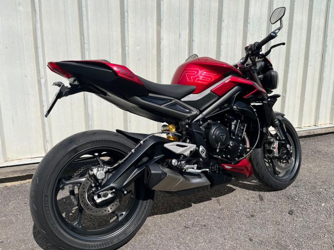 TRIUMPH STREET TRIPLE 765 RS 4
