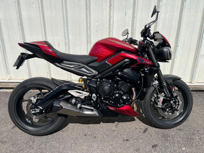 TRIUMPH STREET TRIPLE 765 RS 4