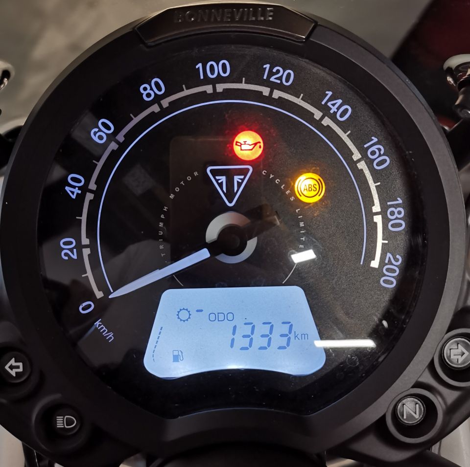 TRIUMPH SCRAMBLER 900 4