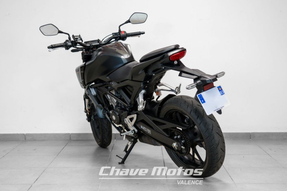 HONDA CB125R 4