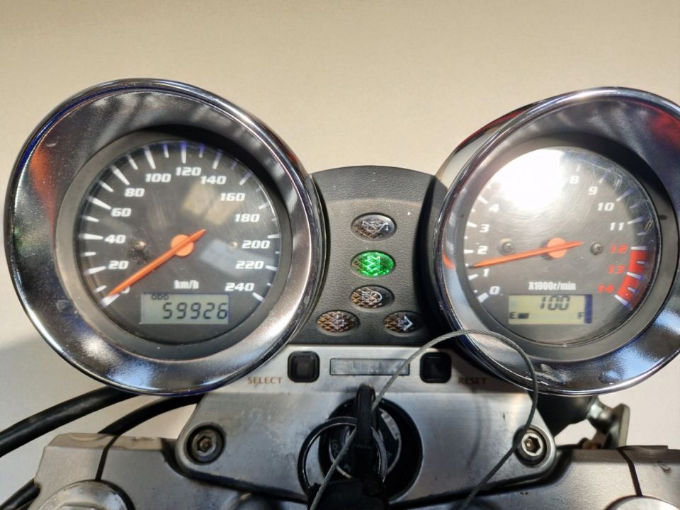 SUZUKI GSF 600 BANDIT 4