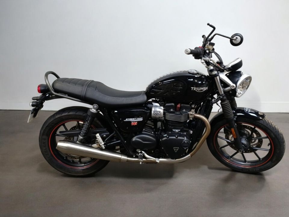 TRIUMPH STREET TWIN  900 4