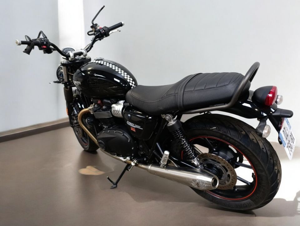 TRIUMPH STREET TWIN  900 4