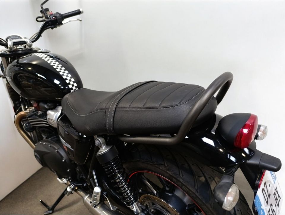 TRIUMPH STREET TWIN  900 4