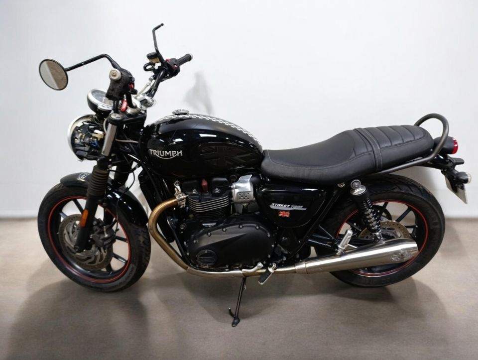 TRIUMPH STREET TWIN  900 4