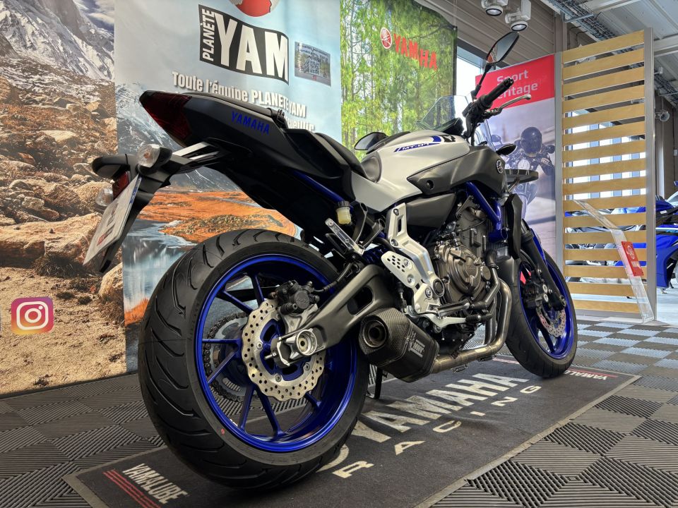 YAMAHA MT-07 (47.5CV) 4