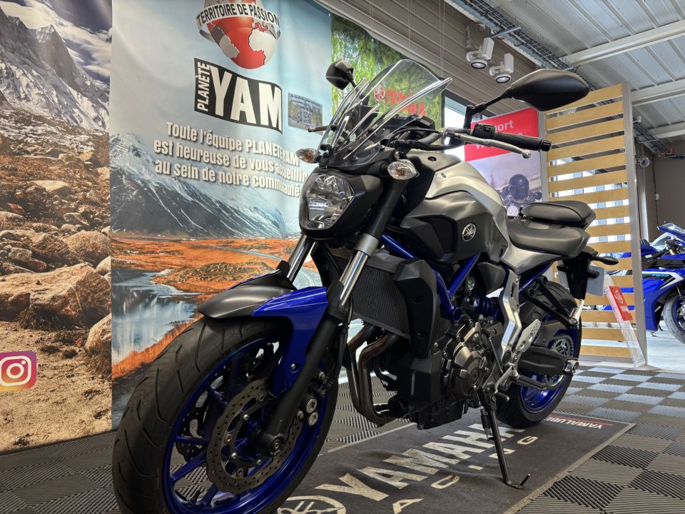 YAMAHA MT-07 (47.5CV) 4
